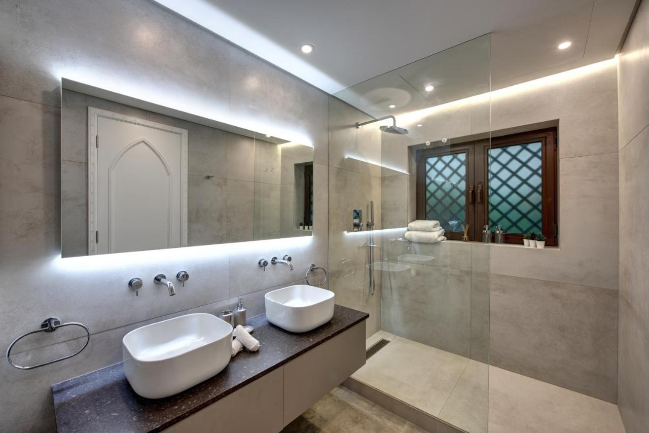 Durrani Homes - Arabian luxury at Souk Al Bahar besides Burj Khalifa&Dubai Mall Bagian luar foto